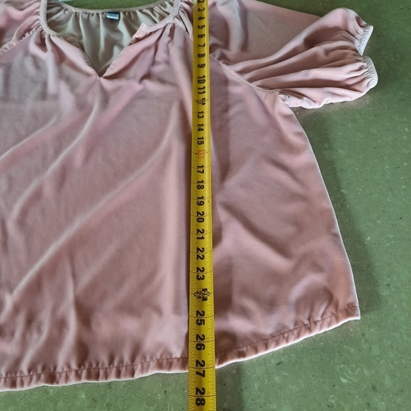 Old Navy Faux Velvet Top Vee Neck Cropped Pink Blush Women's Size XL - Picture 8 of 10